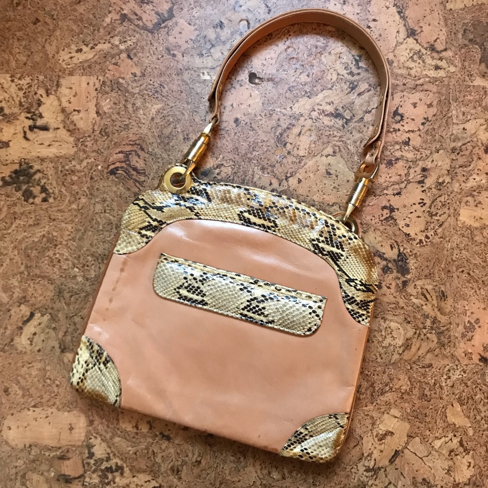 Amazing 60’s Adjustable purse ⭐️